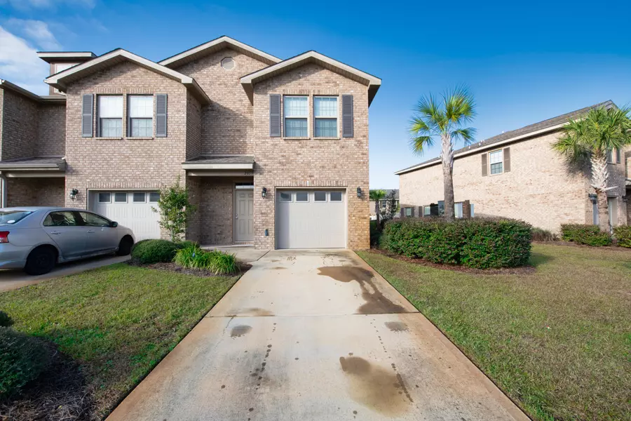 2059 Wilsons Plover Circle, Navarre, FL 32566