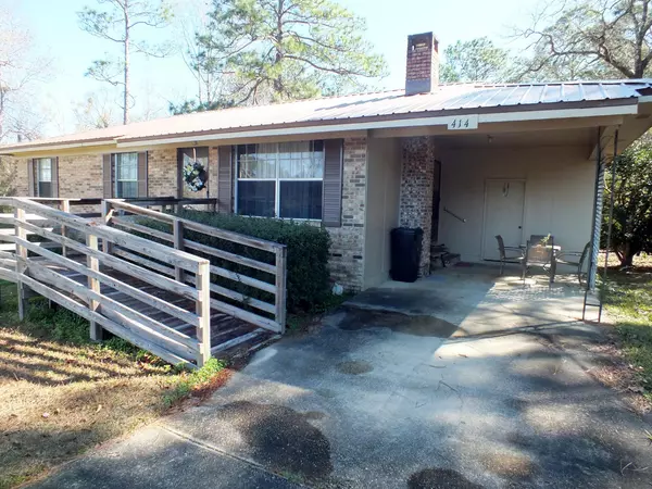 Defuniak Springs, FL 32433,414 Pinewood Drive