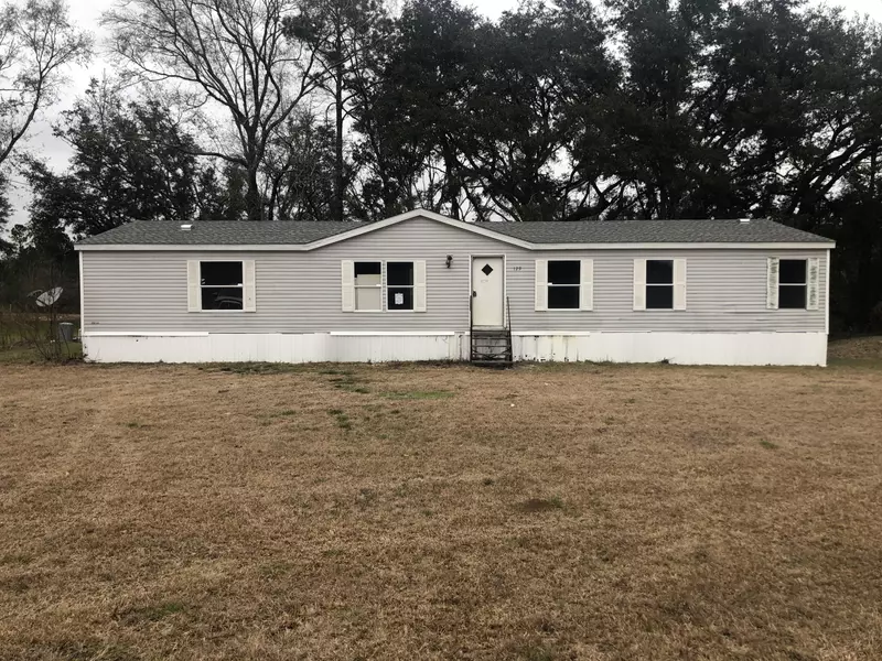 1779 Perry Place, Caryville, FL 32427