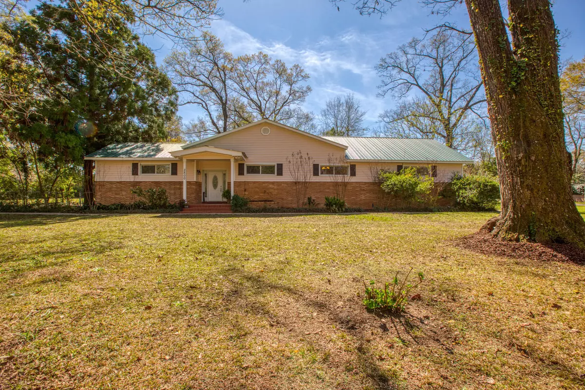 Crestview, FL 32536,2800 Dogwood Acres