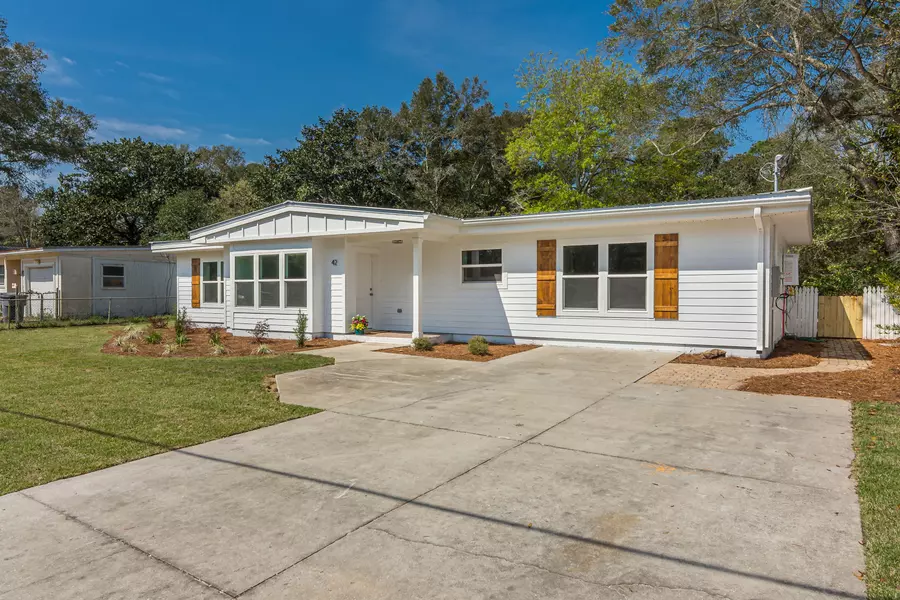 42 NE Ferry Road, Fort Walton Beach, FL 32548