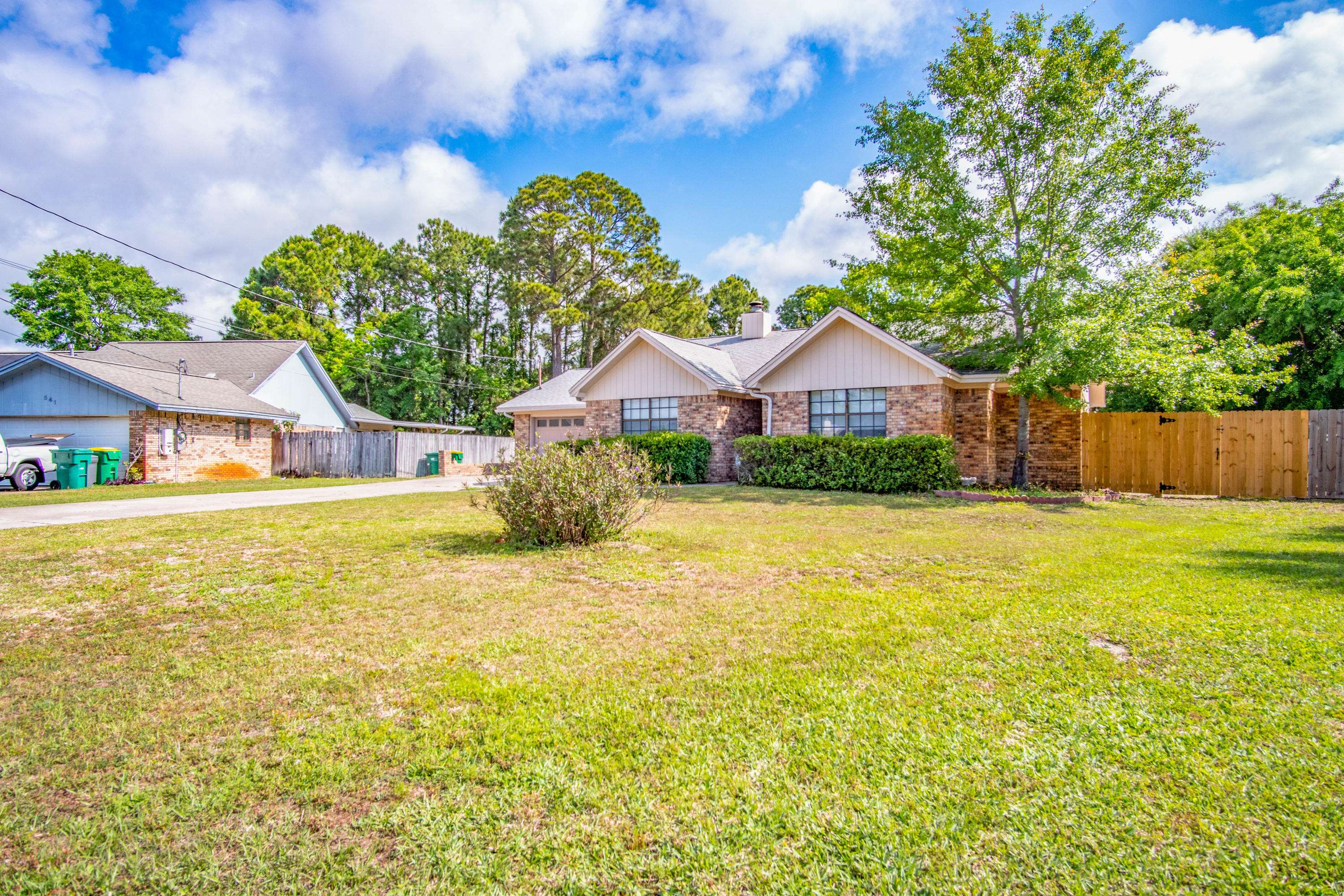 545 Brian Circle, Mary Esther, FL 32569