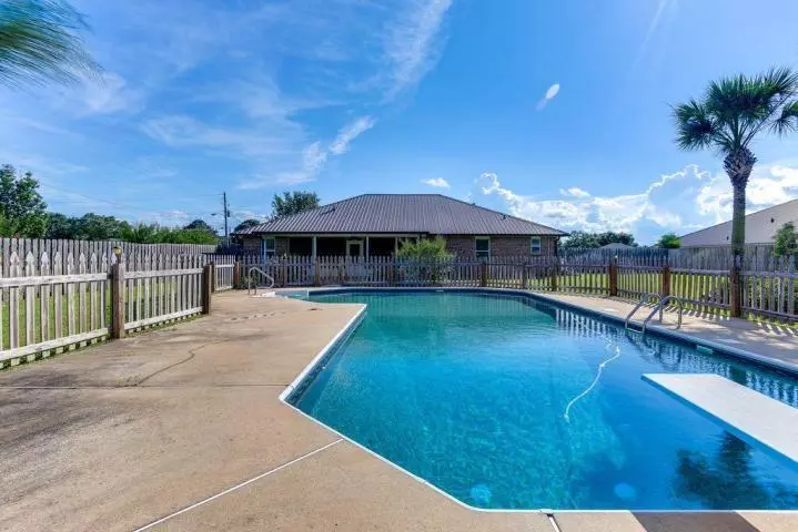 678 Brunson Street, Crestview, FL 32536