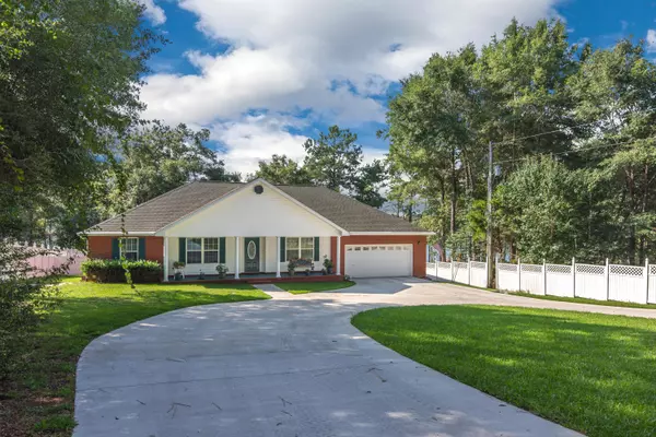 516 Blue Pond Circle, Ponce De Leon, FL 32455