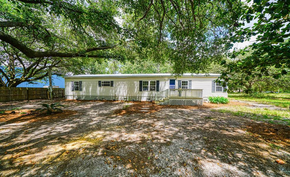 303 Black Creek Boulevard, Freeport, FL 32439