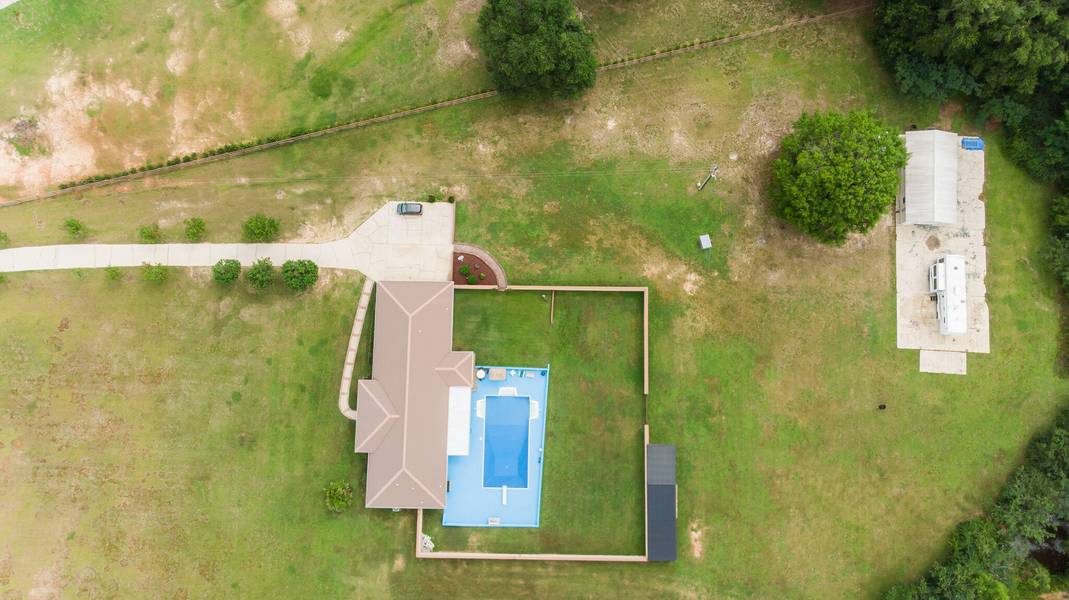 6261 Holloway Road, Baker, FL 32531