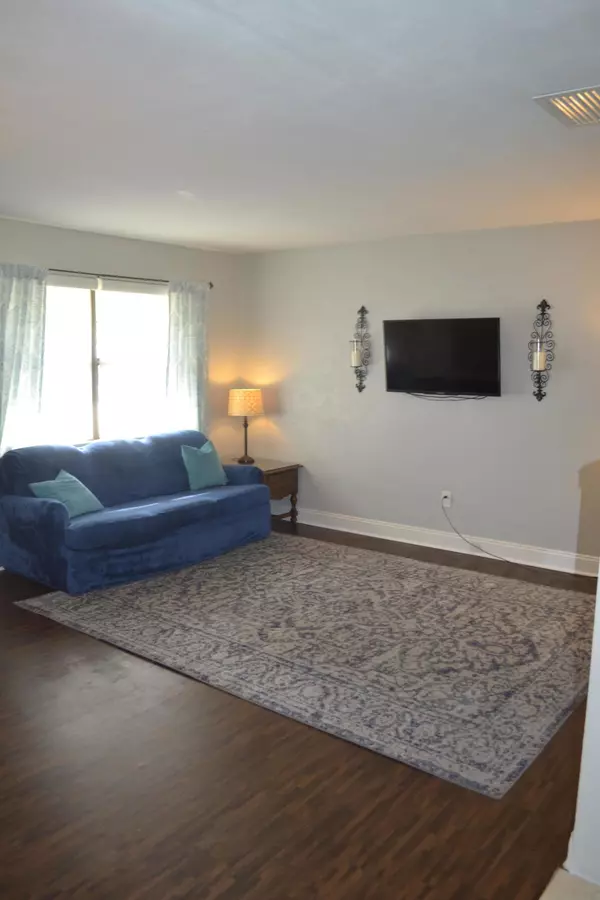 Fort Walton Beach, FL 32548,113 NW Memorial Parkway