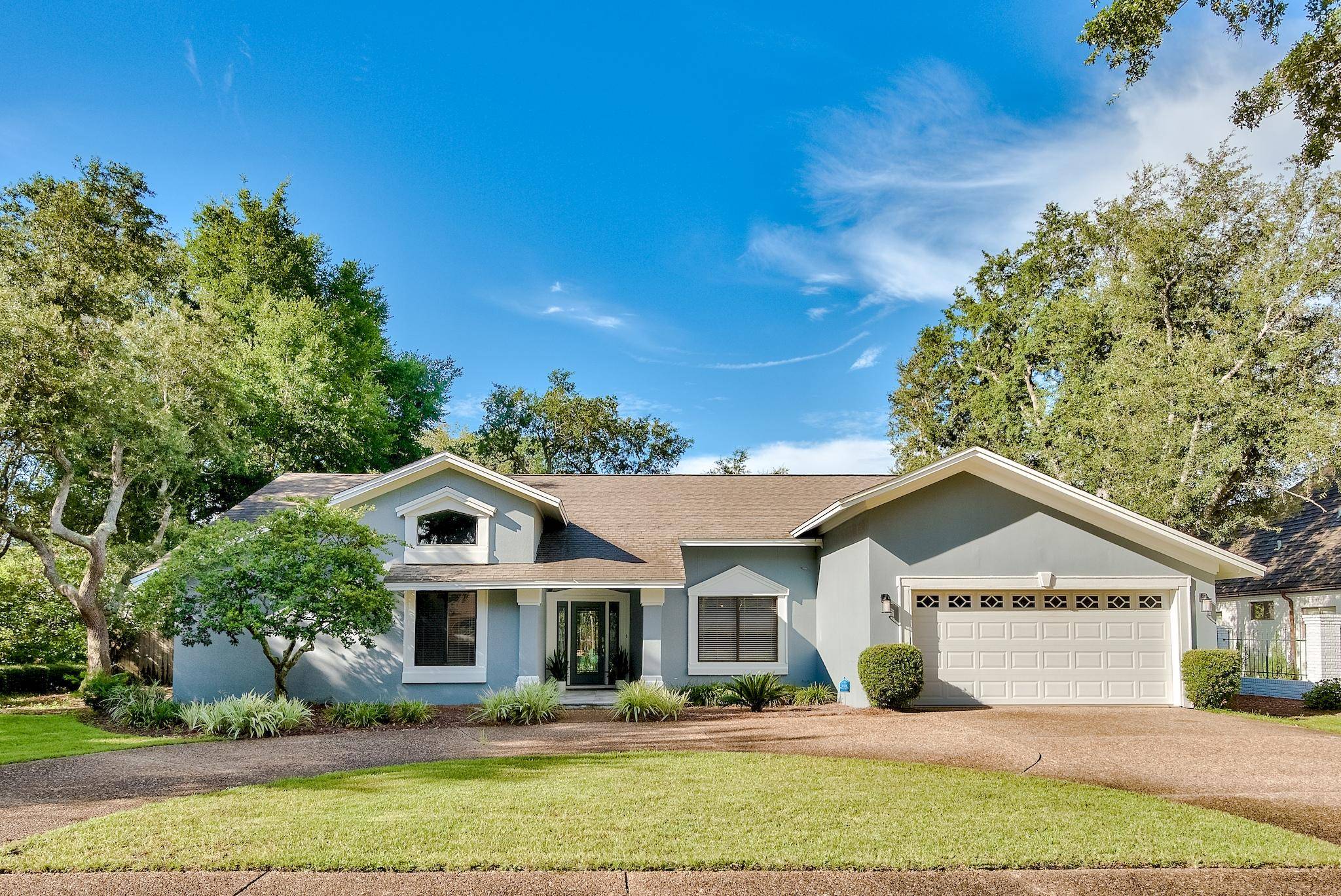 143 W Country Club Drive, Destin, FL 32541