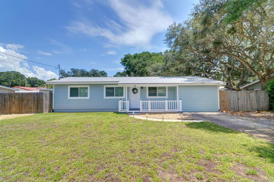 4 Mary Esther Drive, Mary Esther, FL 32569