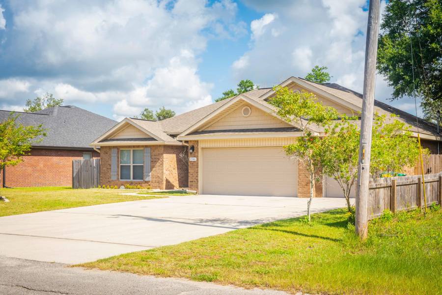 8346 Randall Drive, Navarre, FL 32566