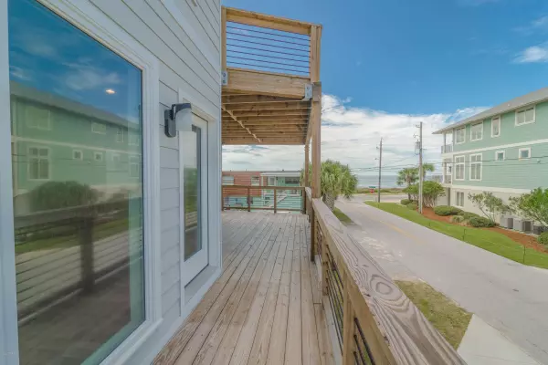 Panama City Beach, FL 32413,102 E Lakeshore Drive