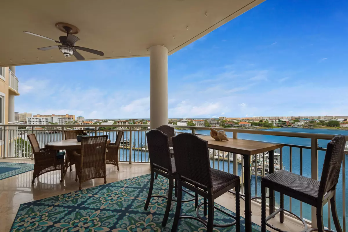 Destin, FL 32541,662 Harbor Boulevard  #440