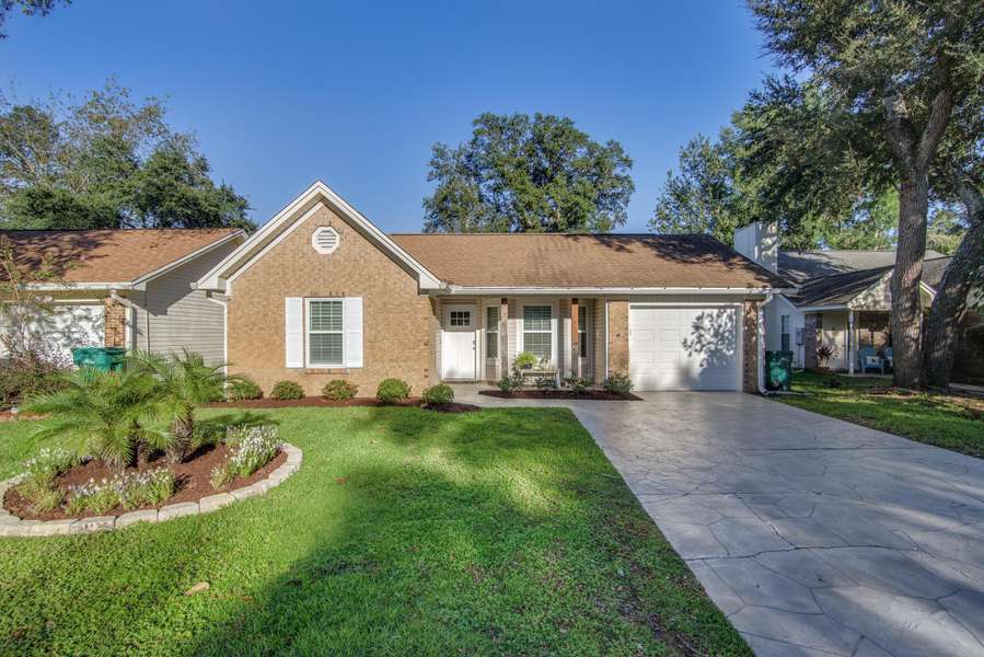 135 Wright Circle, Niceville, FL 32578