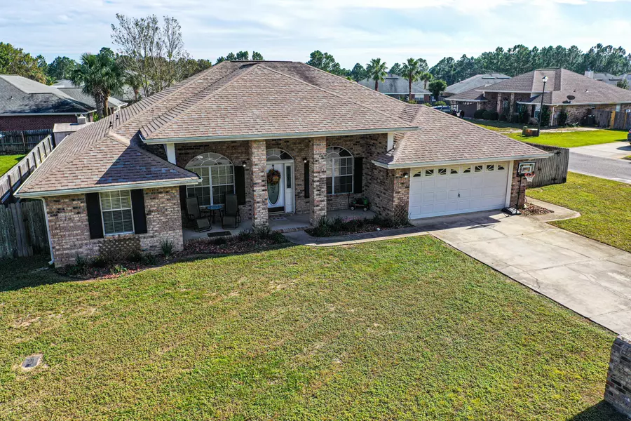 9673 Parker Lake Circle, Navarre, FL 32566