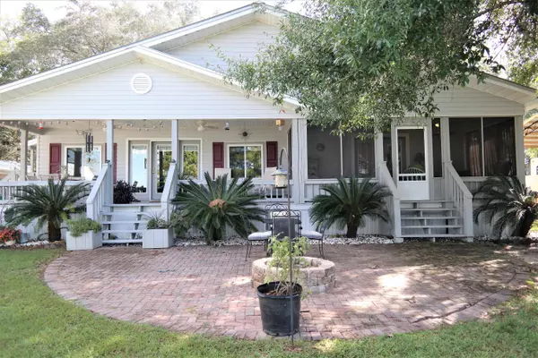 Defuniak Springs, FL 32433,924 Paradise Island Drive