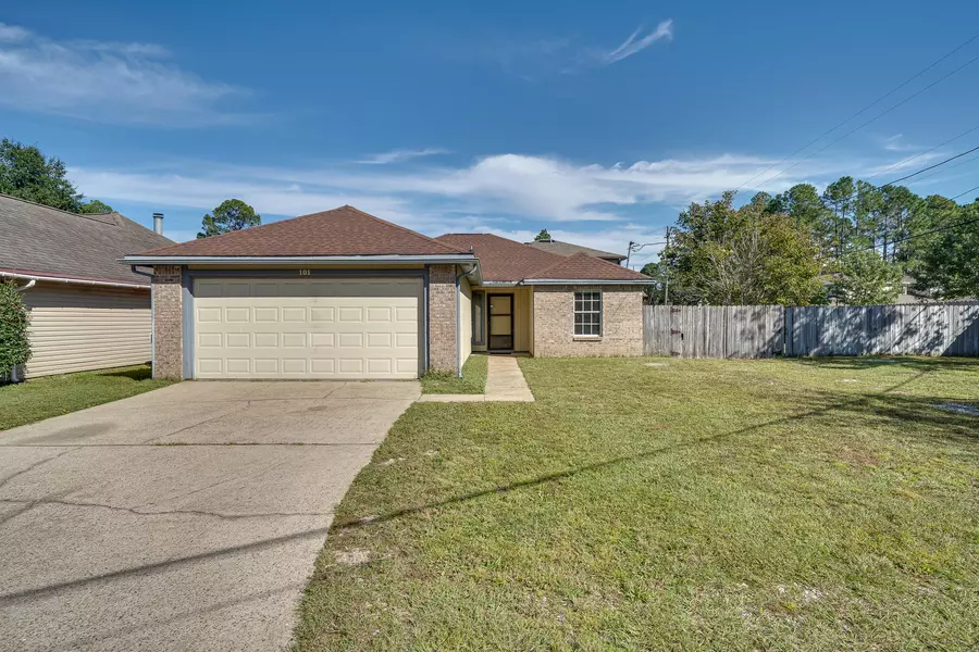 101 Crystal Lake Lane, Valparaiso, FL 32580