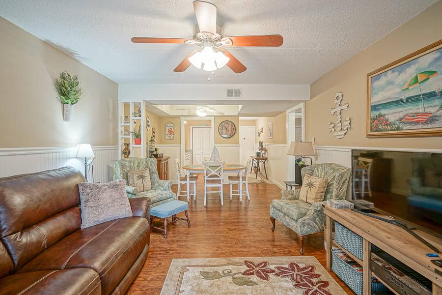 209 W Miracle Strip Parkway  #UNIT F104, Mary Esther, FL 32569