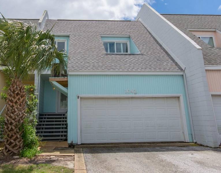 1642 Bulevar Menor, Pensacola Beach, FL 32561