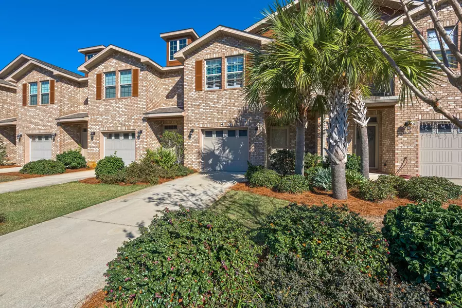 2070 Wilsons Plover Circle, Navarre, FL 32566