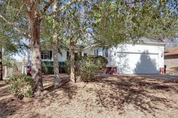 104 Wedgewood Court, Crestview, FL 32536