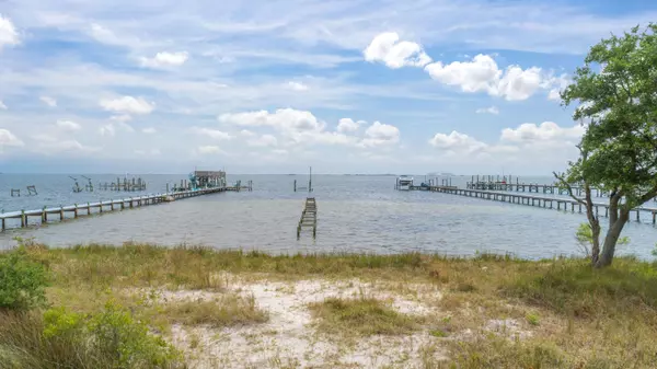 Gulf Breeze, FL 32563,4133 Madura 6