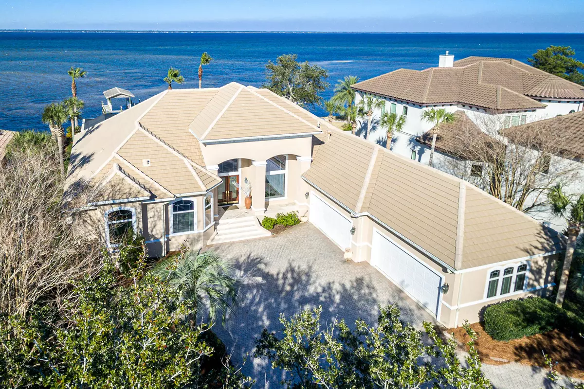 Destin, FL 32541,472 Captains Circle