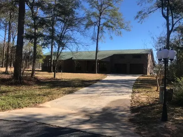 1577 Texas Parkway, Crestview, FL 32536