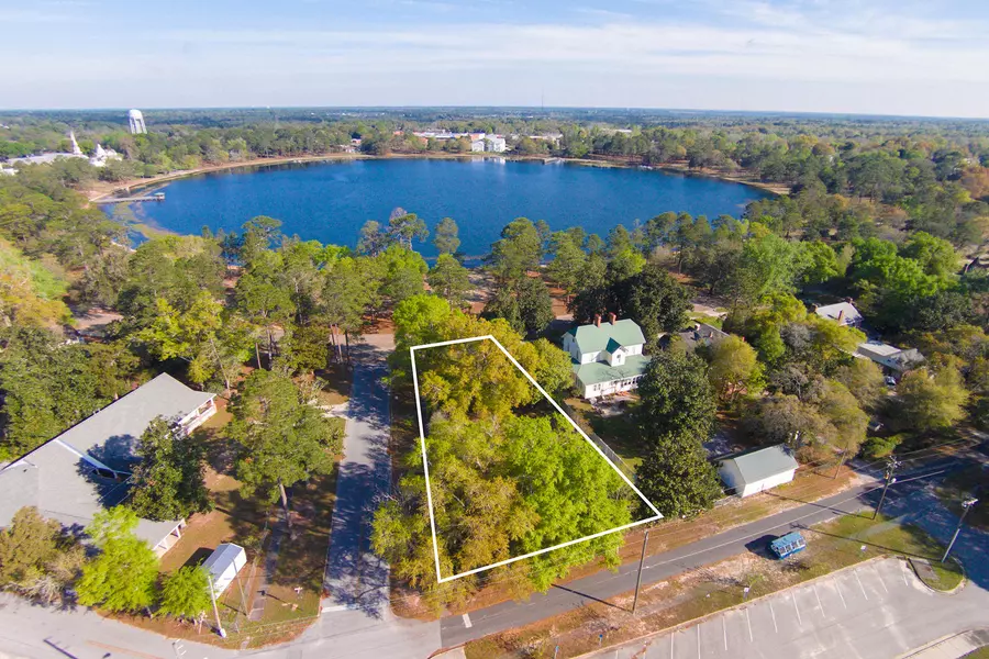 236 SE Circle Drive, Defuniak Springs, FL 32435