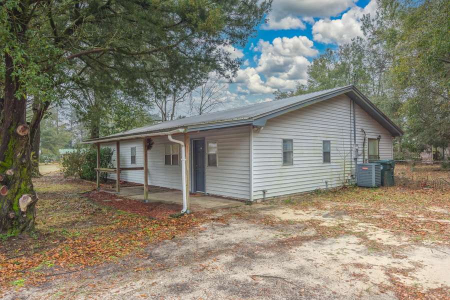 265 Twin Lakes Drive, Defuniak Springs, FL 32433