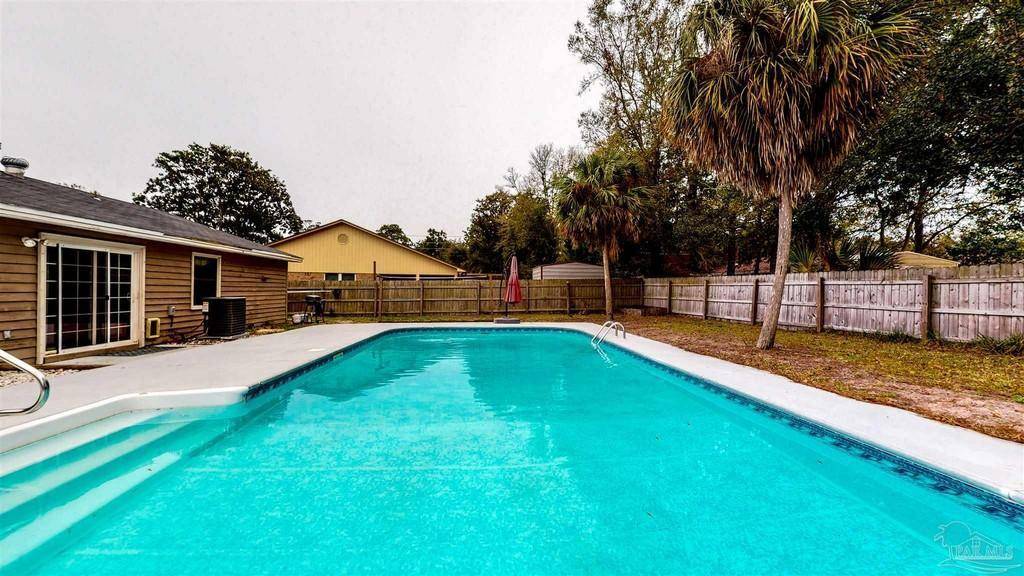 5 Hampton Court, Mary Esther, FL 32569