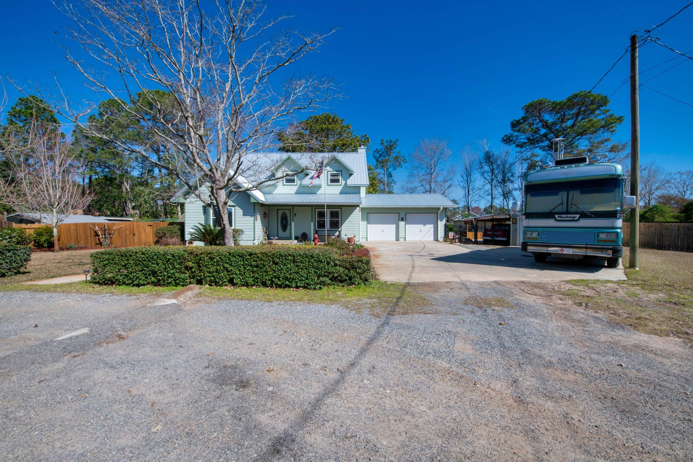 Mary Esther, FL 32569,17 W Lake Circle