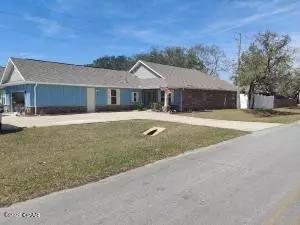 22 6Th Avenue, Shalimar, FL 32579