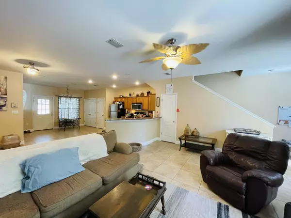 Fort Walton Beach, FL 32547,827 fairview Drive  #2