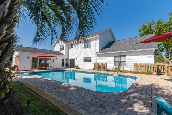 Gulf Breeze, FL 32563,3825 Saber Tooth Circle