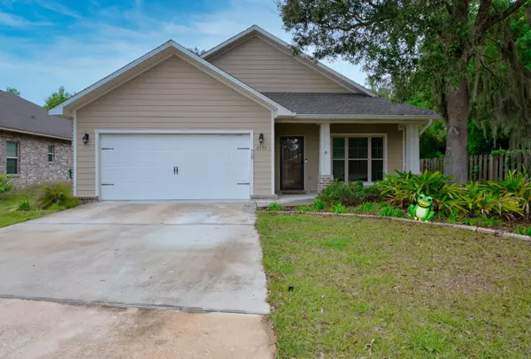 8393 New Orleans Court, Navarre, FL 32566