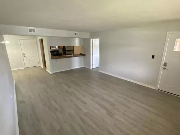 Fort Walton Beach, FL 32547,615 Colonial Drive  #UNIT 1