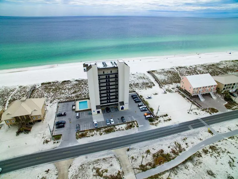 7979 Gulf Boulevard  #APT 121, Navarre, FL 32566