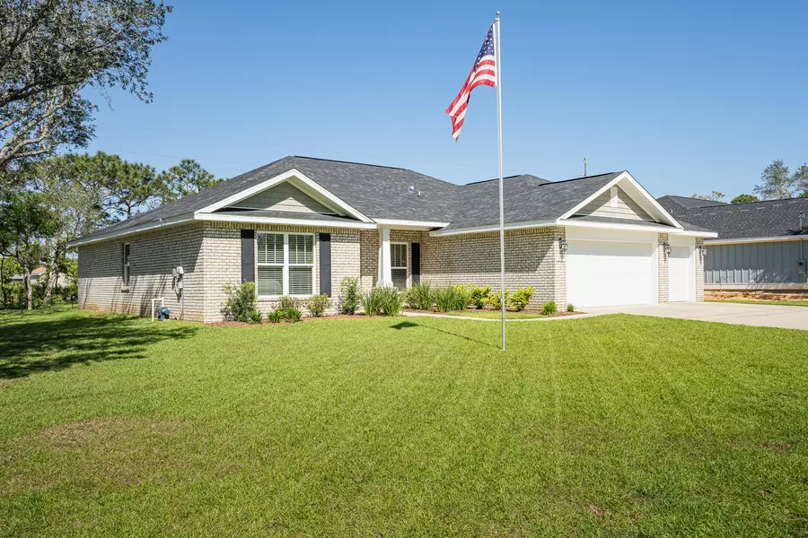 2127 Avenida De Sol, Navarre, FL 32566