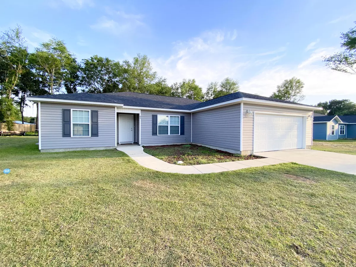 Defuniak Springs, FL 32433,45 Tall Pines Boulevard