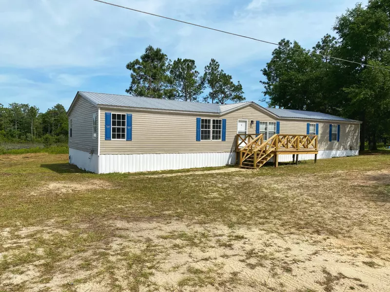 290 Dr Roberts Drive, Defuniak Springs, FL 32433