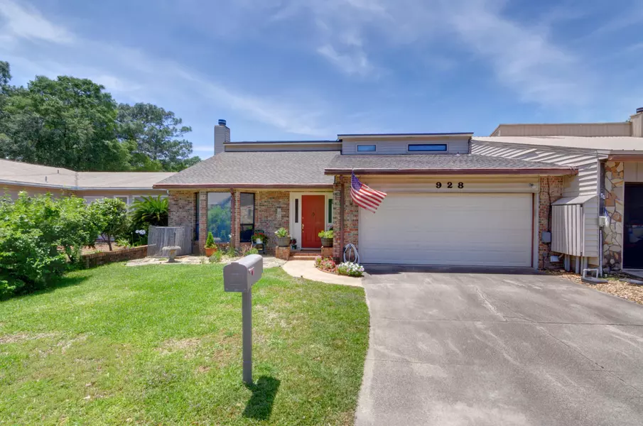 928 Holbrook Circle, Fort Walton Beach, FL 32547