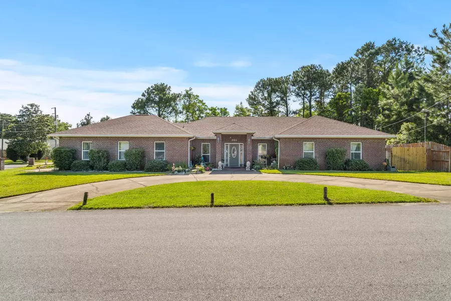 390 Brookwood Boulevard, Mary Esther, FL 32569