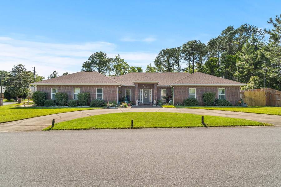 390 Brookwood Boulevard, Mary Esther, FL 32569