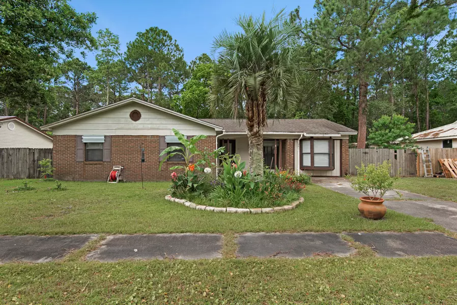 842 Meadow Lane, Fort Walton Beach, FL 32547