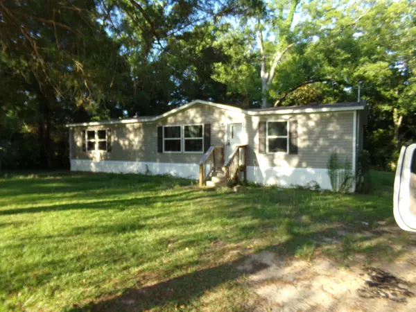 8067 4th Street, Laurel Hill, FL 32567