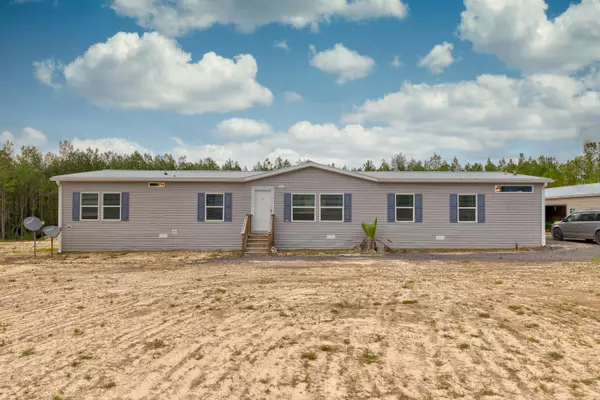 6647 Caveman Road, Laurel Hill, FL 32567