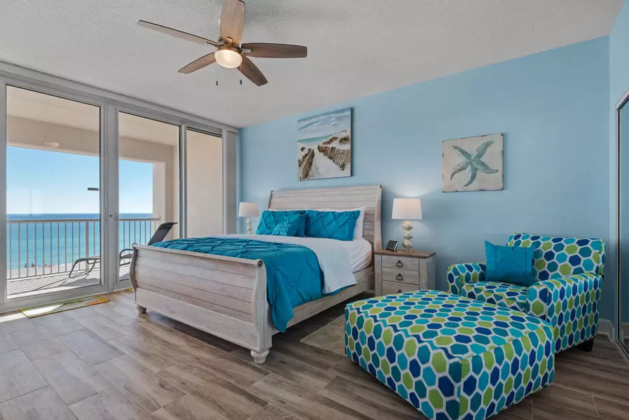 8525 Gulf Boulevard  #APT 405, Navarre, FL 32566