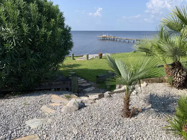 Gulf Breeze, FL 32563,3892 Paradise Bay Drive