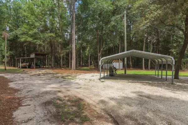 Holt, FL 32564,7466 Leonard Barnes Road