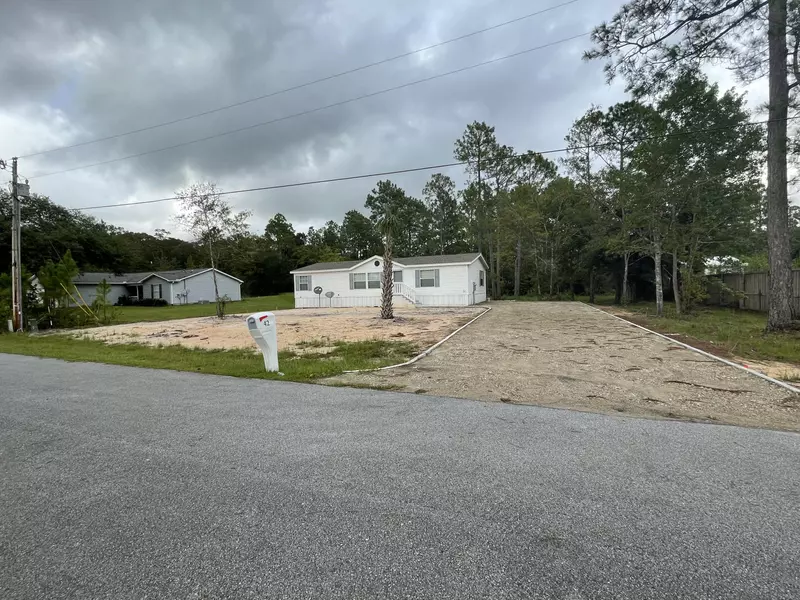 42 Florida Place, Freeport, FL 32439